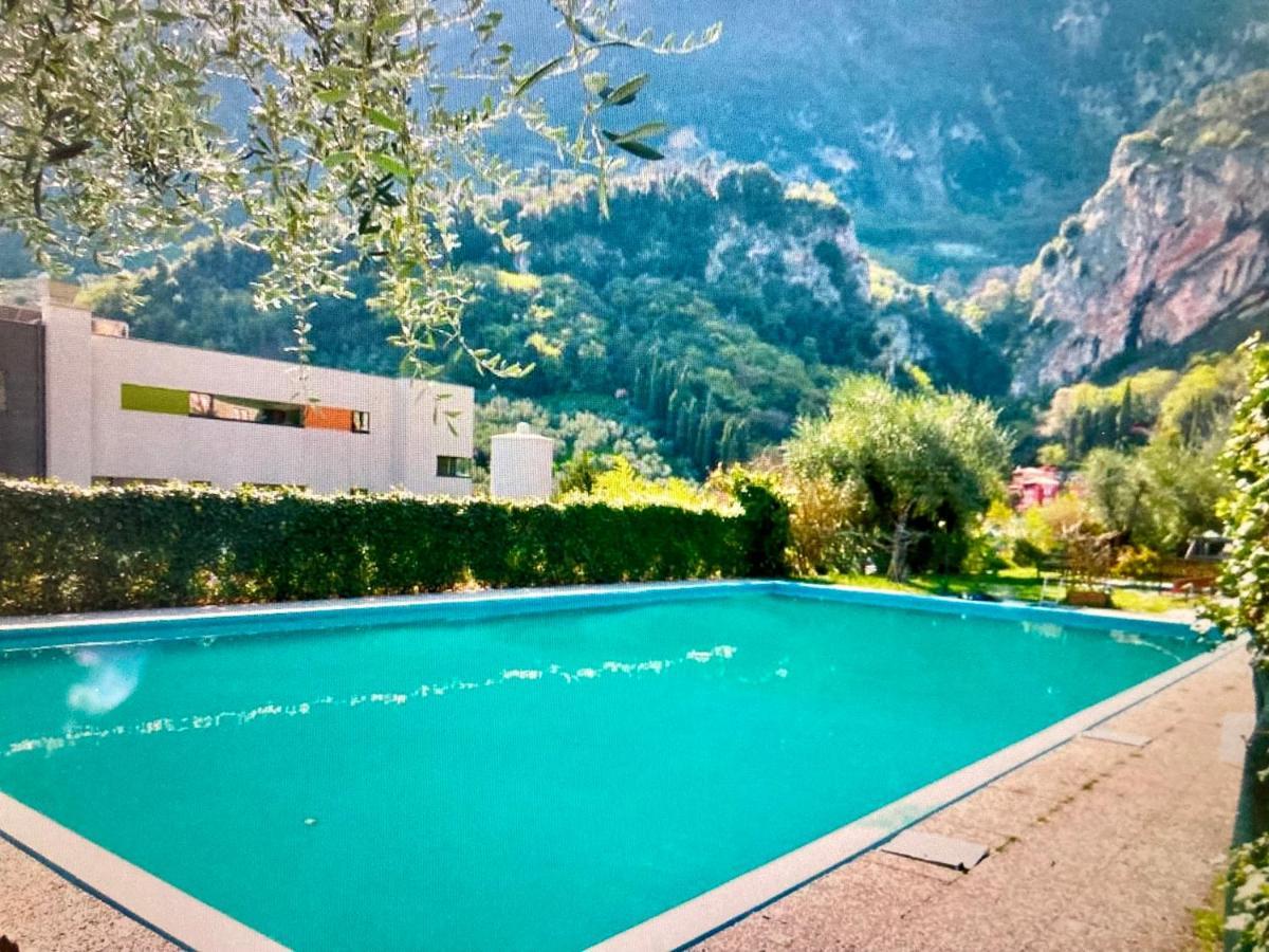 Appartamento Peppino Mit Seeblick Und Pool 리바 델 이탈리아 베로나 외부 사진